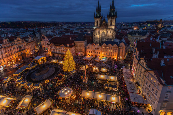 Prague in December — Christmas Markets, Winter Sightseeing & Day Trip Guide