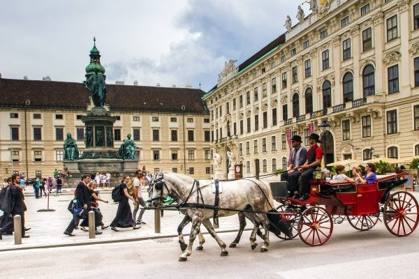 Schönbrunn Palace and Vienna historic centre private tour from Prague