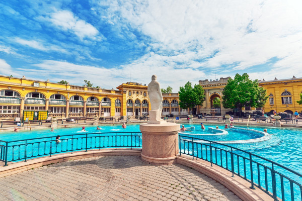 Budapest thermal baths — Széchenyi and Gellért