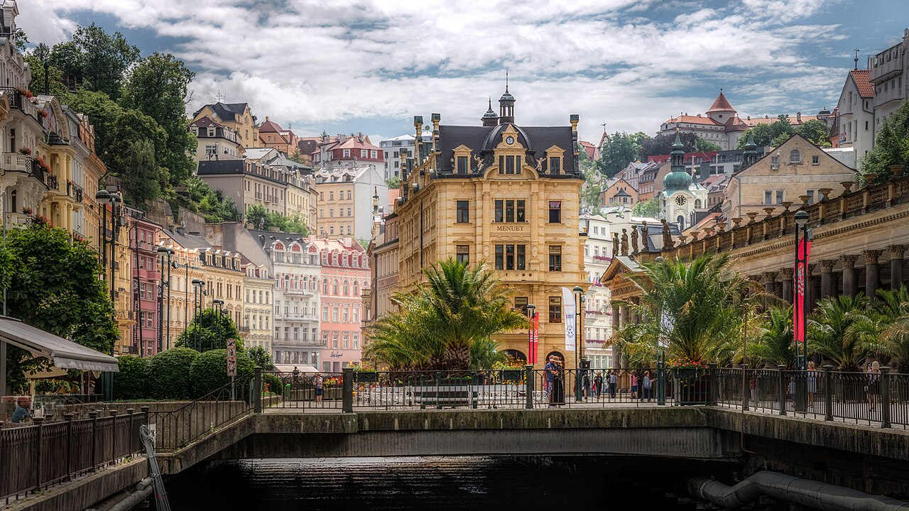 Karlovy Vary Day Trip from Prague: Private Tour Guide (Price & Tips)